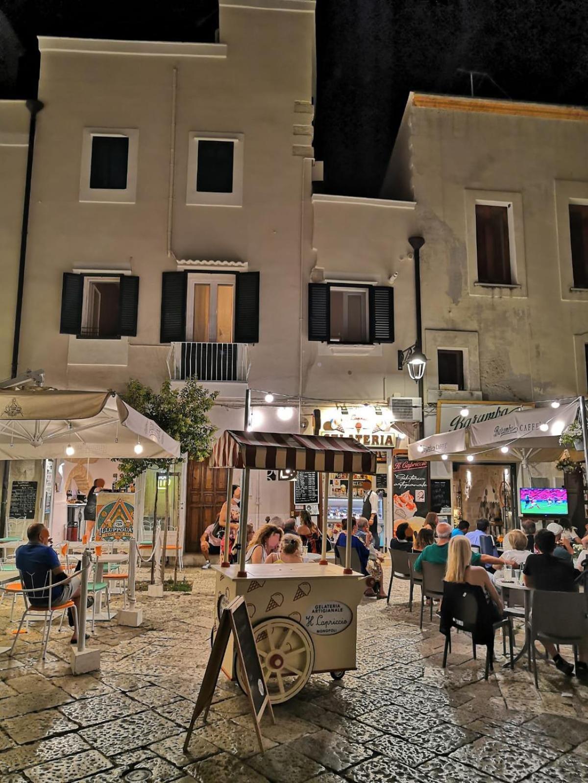 Casadria - Appartamento Nel Centro Storico Vicino Al Mare Monopoli Bagian luar foto